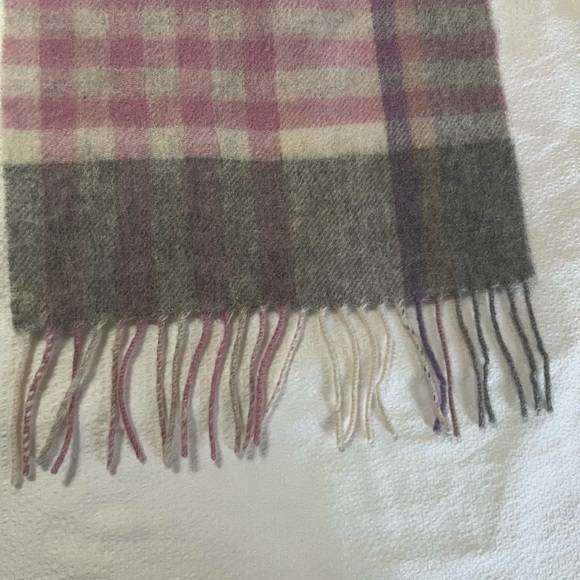 Ballantrae Lambswool Scarf - Picture 7 of 9